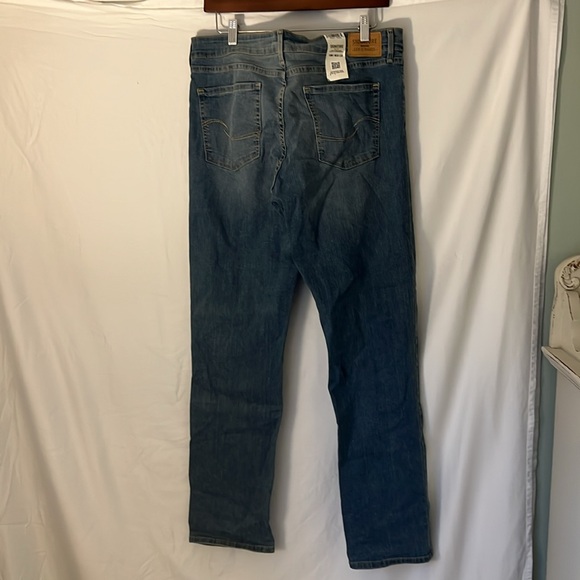 NWT Levi Strauss Signature Totally Shaping Straight Denim Jeans - Picture 2 of 6